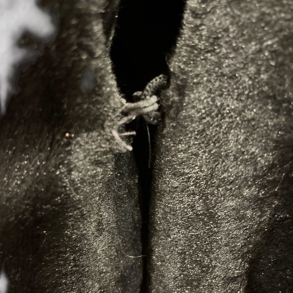 Elegant Black Teddy Jacket - Picture 7 of 9